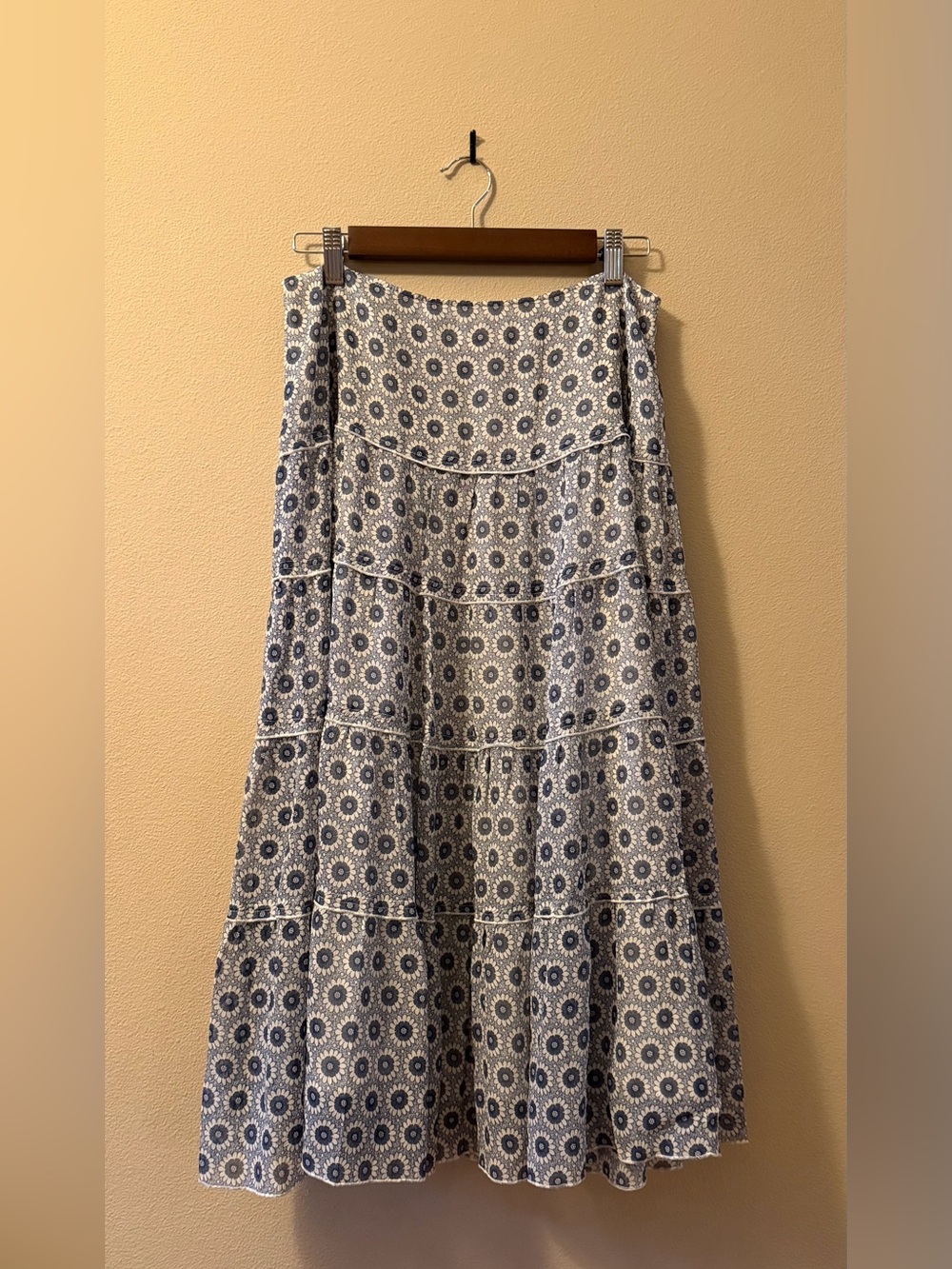Sundance 100% Silk Tiered Midi Skirt Blue Medallion Boho Size 8